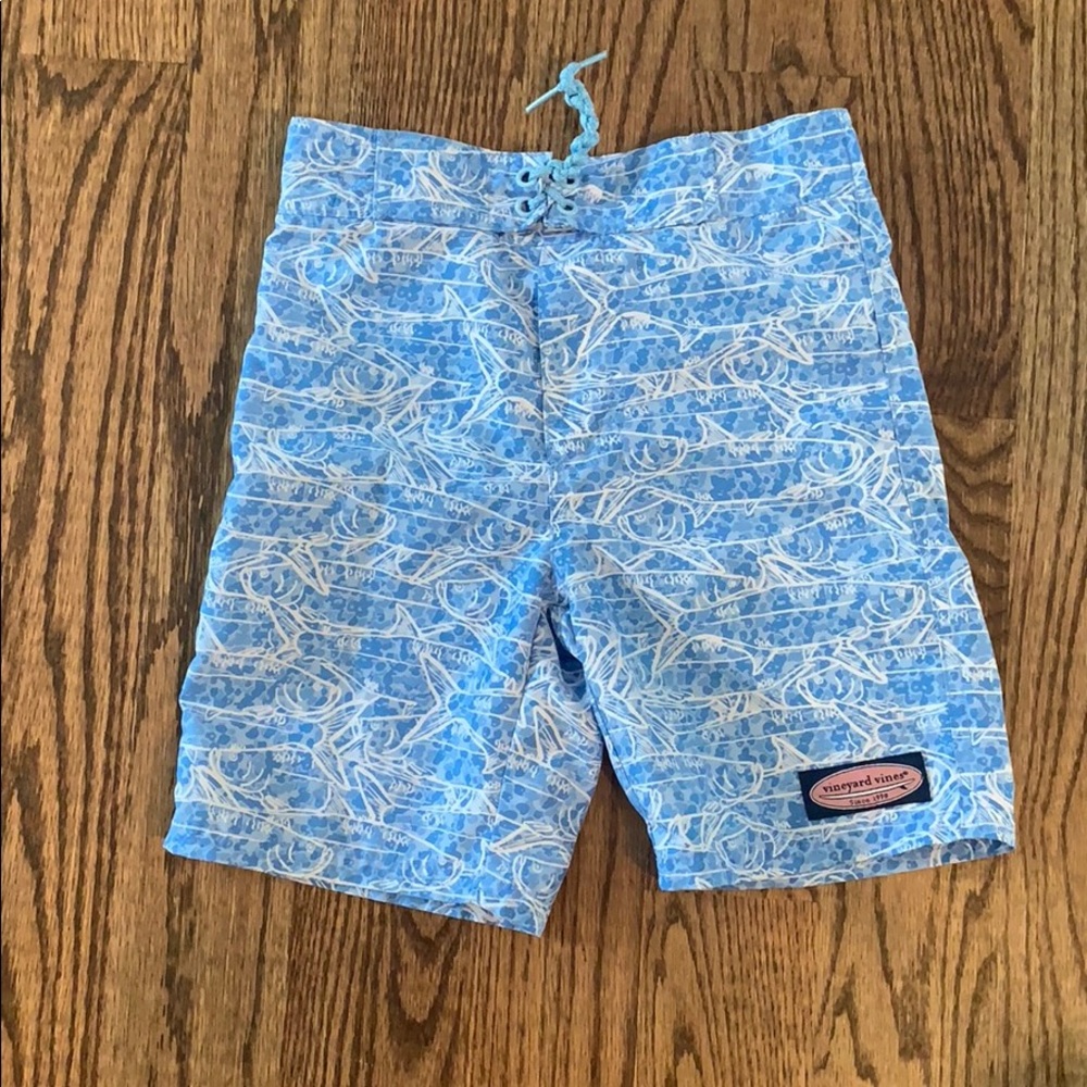 Vineyard Vines boys swim trunks size 6